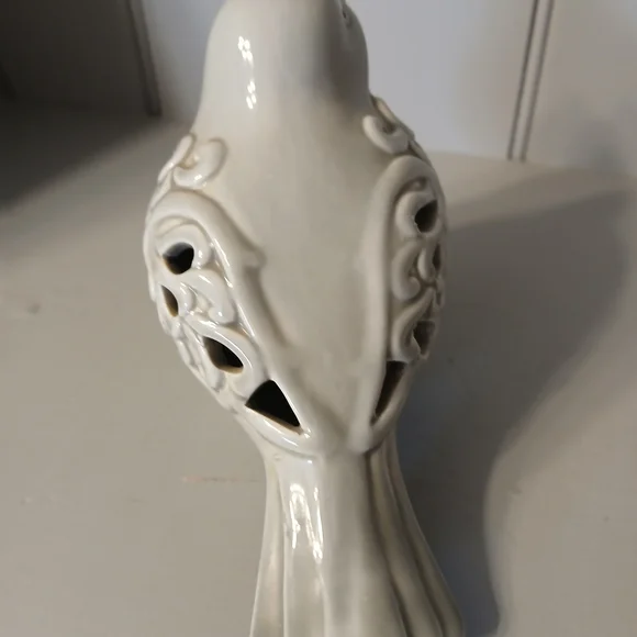 Shabby Chic Boutique White Ceramic Bird Decor - Picture 4 of 4